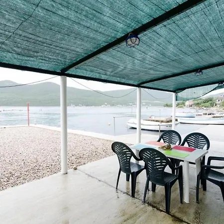 Apartment Zuronja-one-bedroom With Sea View 1 *